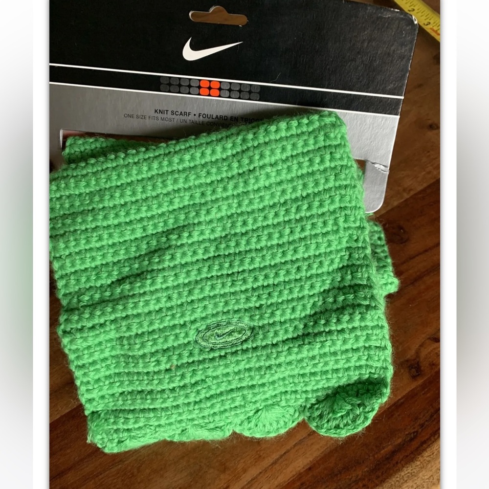 Nike Green Knit Scarf Acrylic Wool Y2K New Warm Cozy *RARE* - Picture 1 of 4